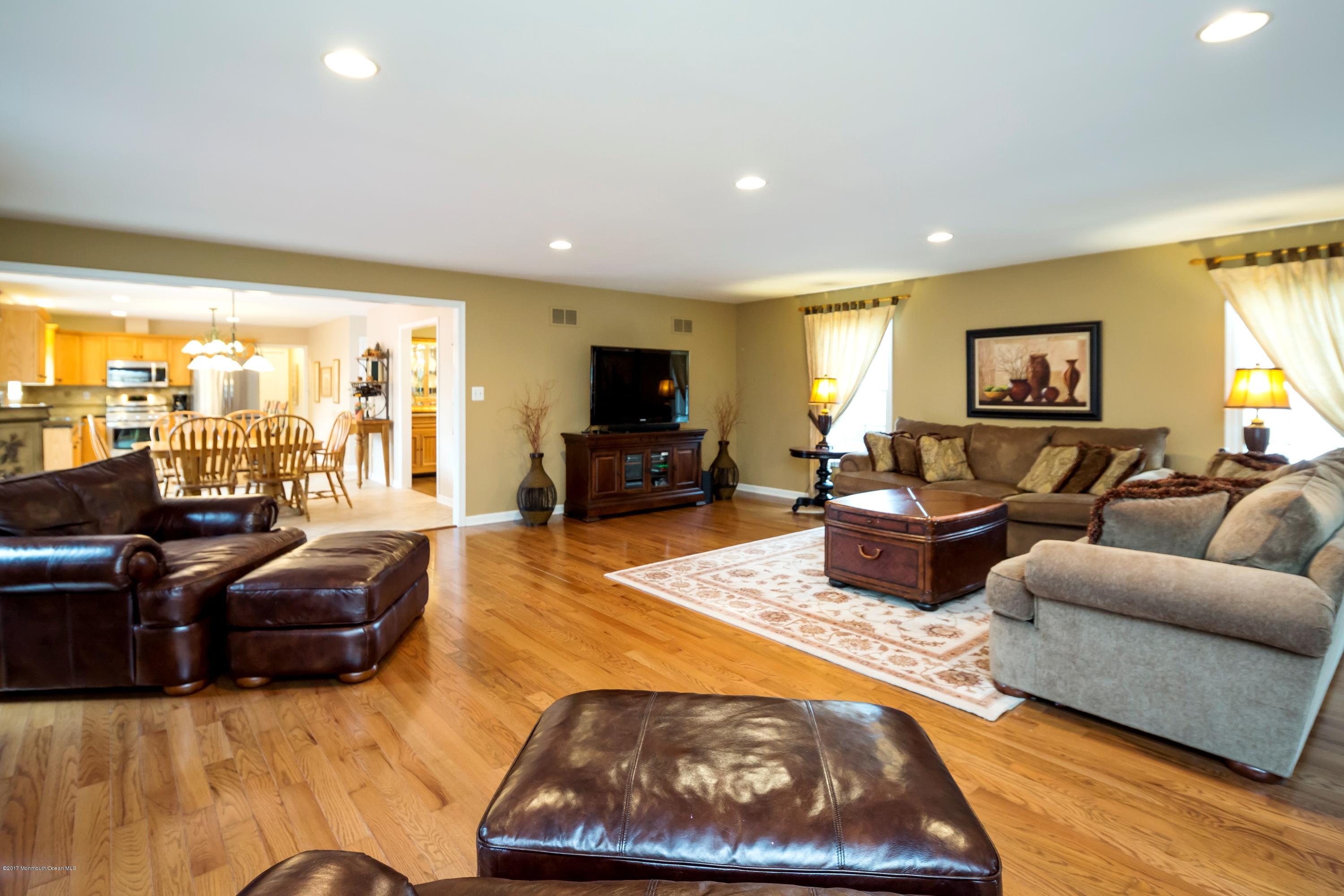 26 Hamilton Hill Road Lincroft, NJ 07738 - Photo 15 of 36 26 Hamilton Hill Rd Great Room 4