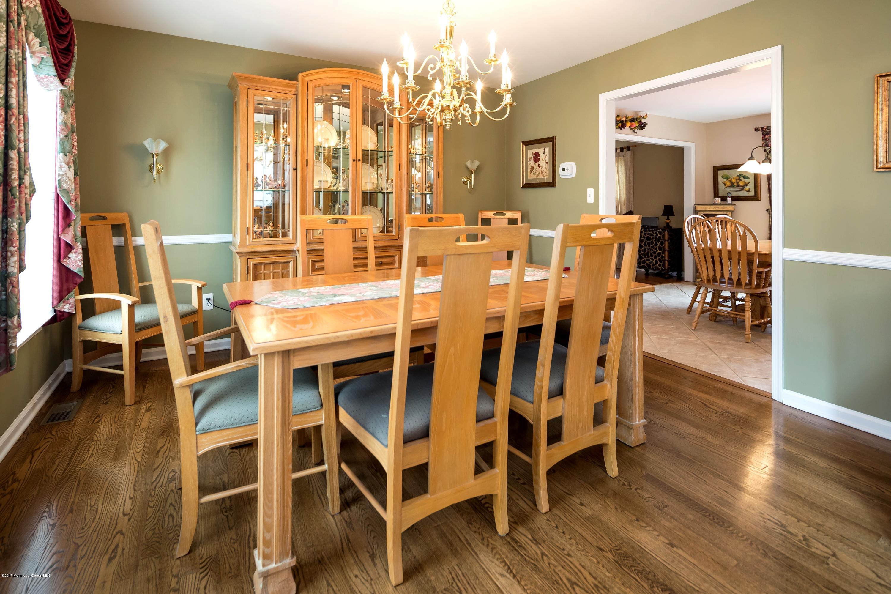26 Hamilton Hill Road Lincroft, NJ 07738 - Photo 17 of 36 26 Hamilton Hill Rd Dining Room