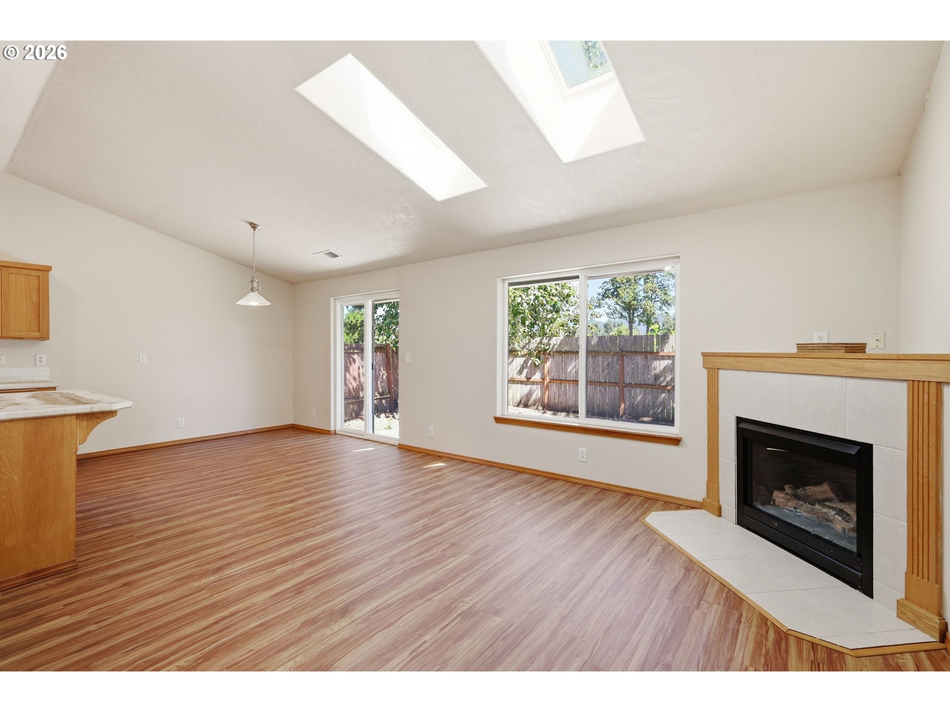6578 Aaron Lane Springfield, OR 97478 - Photo 6 of 43 Living Room/Dining Room