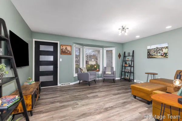 $414,900 | 8116 Birchwood Avenue, Jenison, MI 49428