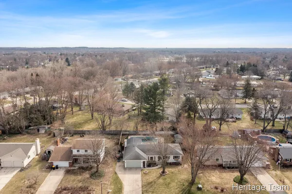 $414,900 | 8116 Birchwood Avenue, Jenison, MI 49428