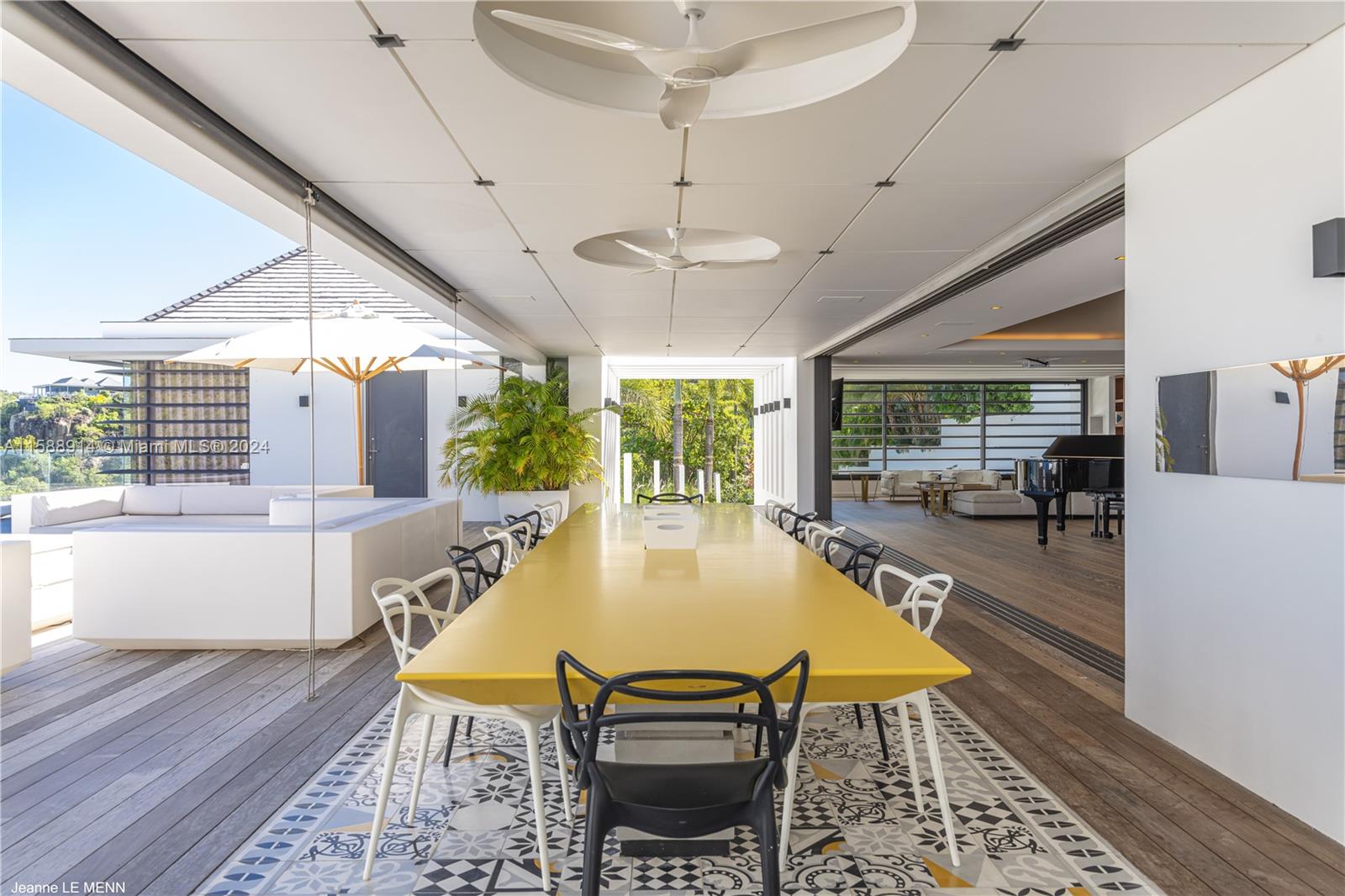 Source Colombier, SA 00000 - Photo 21 of 40 a view of a dining room with furniture window and wooden floor