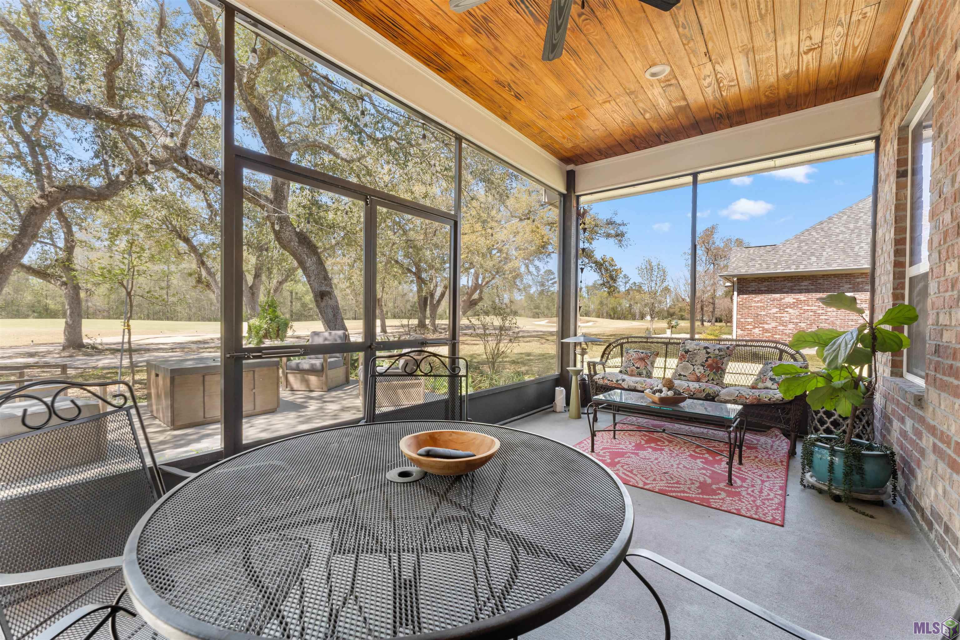 23719 Monarch Point Springfield, LA 70462 - Photo 2 of 32