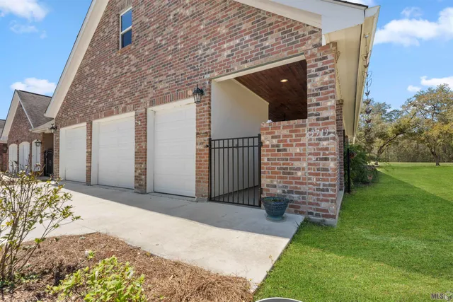 $334,900 | 23719 Monarch Point, Springfield, LA 70462