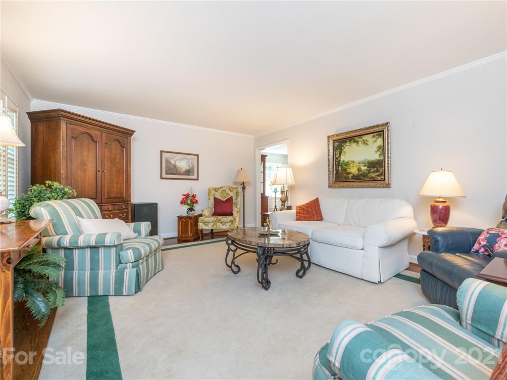 6108 Brace Road Charlotte, NC 28211 - Photo 11 of 45 Gallery Image 11