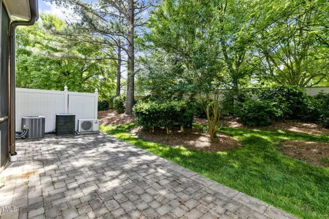 $685,000 | 140 Sunstone Drive, Cary, NC 27519