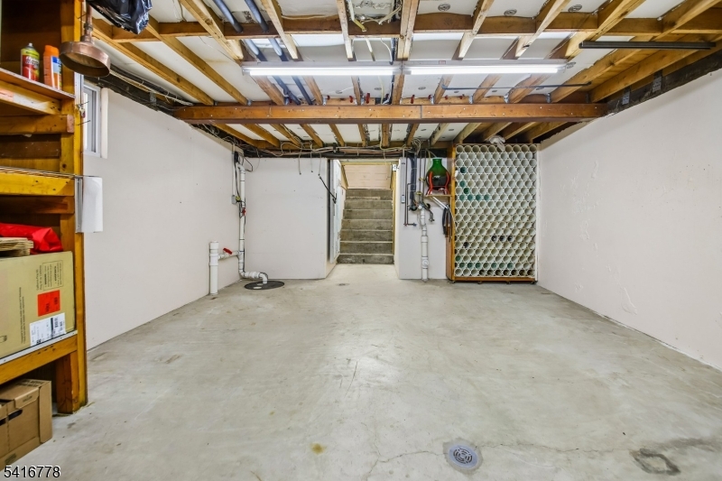 63 Waydell Street Newark, NJ 07105 - Photo 26 of 48