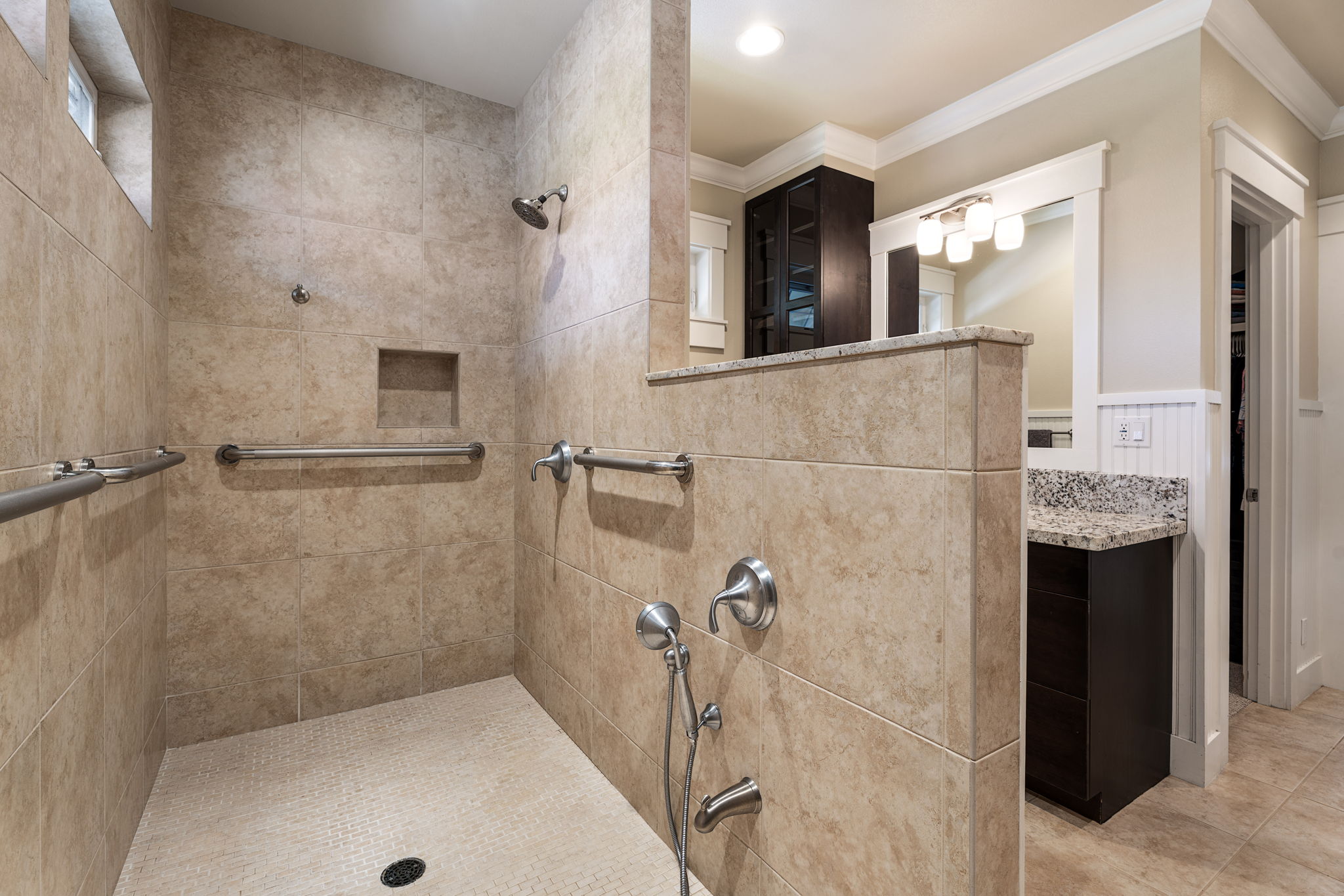 65-1294 Hoku Road Kamuela, HI 96743 - Photo 10 of 30 a bathroom with a bathtub and shower
