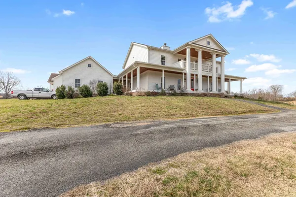 $2,399,999 | 1103 Rogues Fork Road, Bethpage, TN 37022