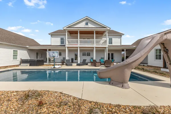$2,399,999 | 1103 Rogues Fork Road, Bethpage, TN 37022