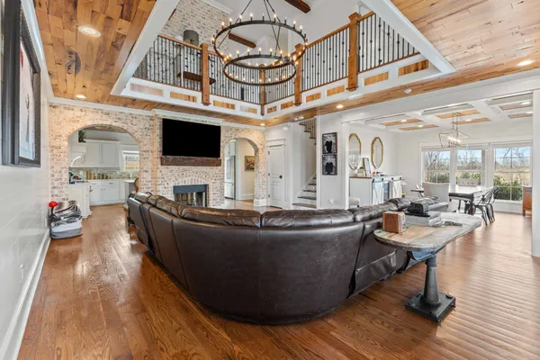 $2,399,999 | 1103 Rogues Fork Road, Bethpage, TN 37022