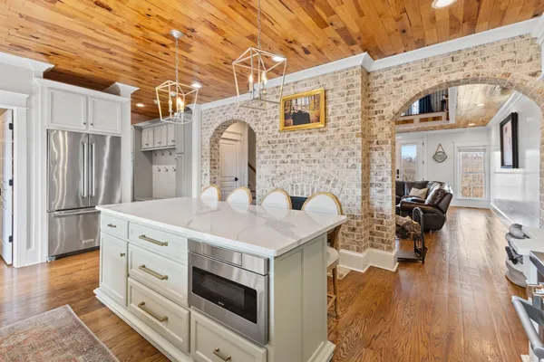 $2,399,999 | 1103 Rogues Fork Road, Bethpage, TN 37022