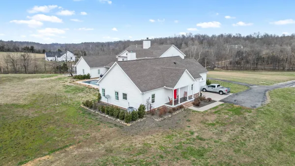 $2,399,999 | 1103 Rogues Fork Road, Bethpage, TN 37022