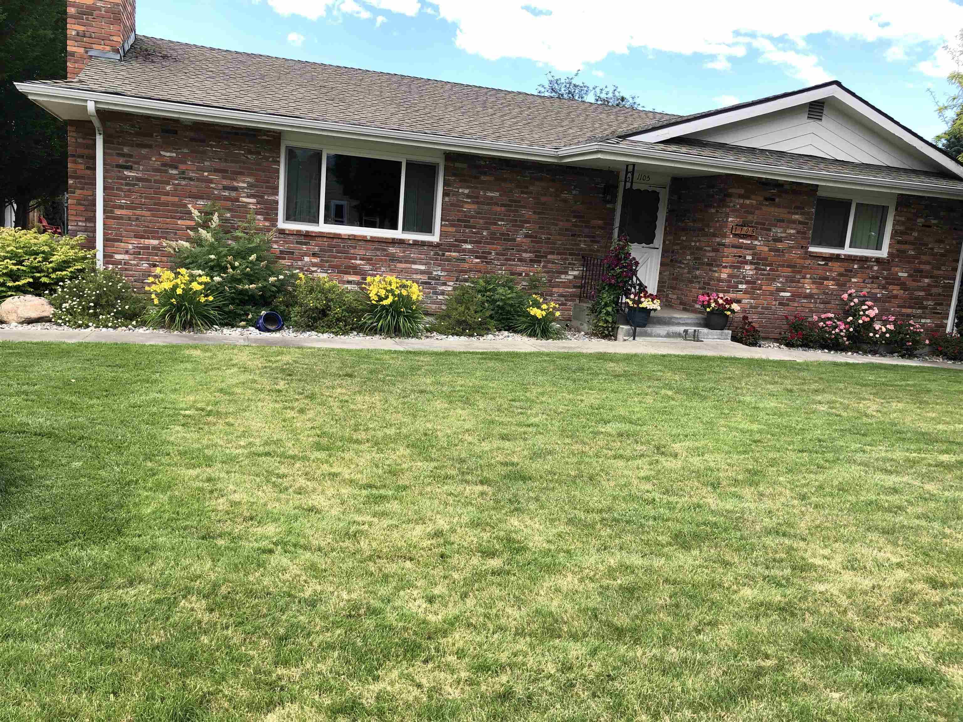 1105 North Pierce Road Spokane Valley, WA 99206 - Photo 1 of 36 Gallery Image 1