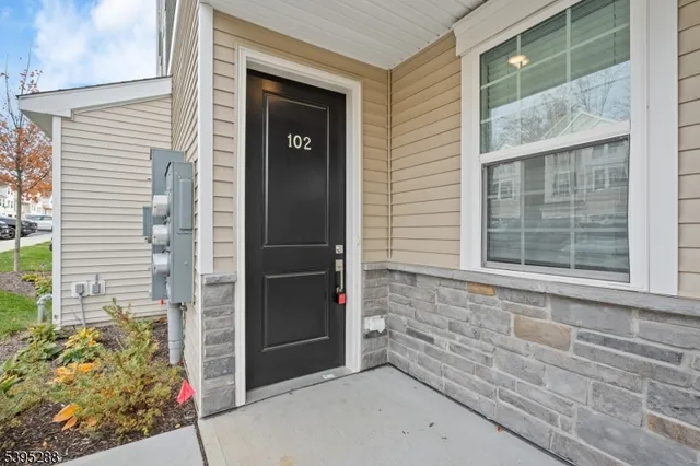 $749,900 | 102 Iris Court, Warren, NJ 07059