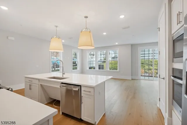 $749,900 | 102 Iris Court, Warren, NJ 07059