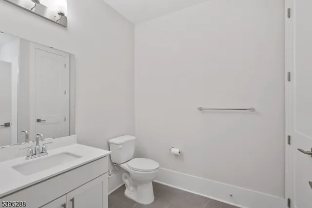 $749,900 | 102 Iris Court, Warren, NJ 07059