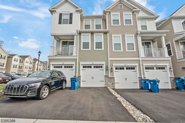 $749,900 | 102 Iris Court, Warren, NJ 07059