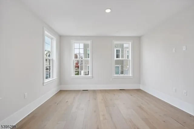 $749,900 | 102 Iris Court, Warren, NJ 07059