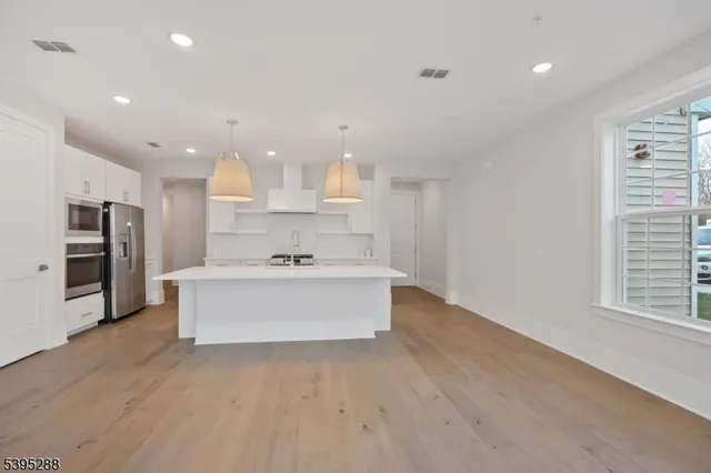 $749,900 | 102 Iris Court, Warren, NJ 07059