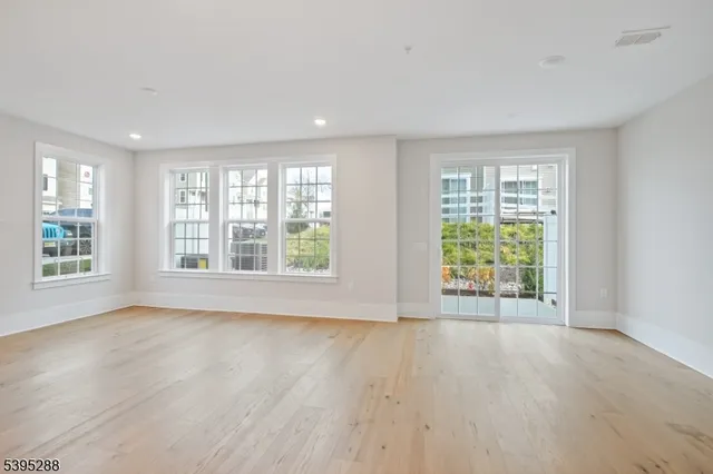 $749,900 | 102 Iris Court, Warren, NJ 07059