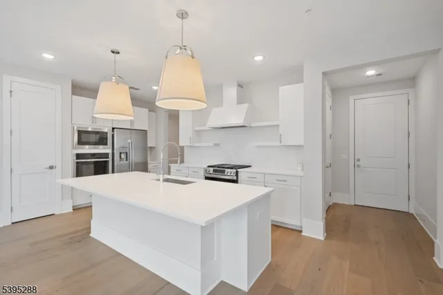 $749,900 | 102 Iris Court, Warren, NJ 07059