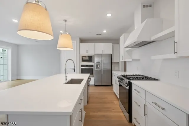 $749,900 | 102 Iris Court, Warren, NJ 07059