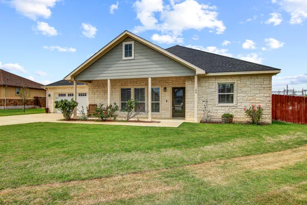$2,600 | 109 Les Lane, Smithville, TX 78957