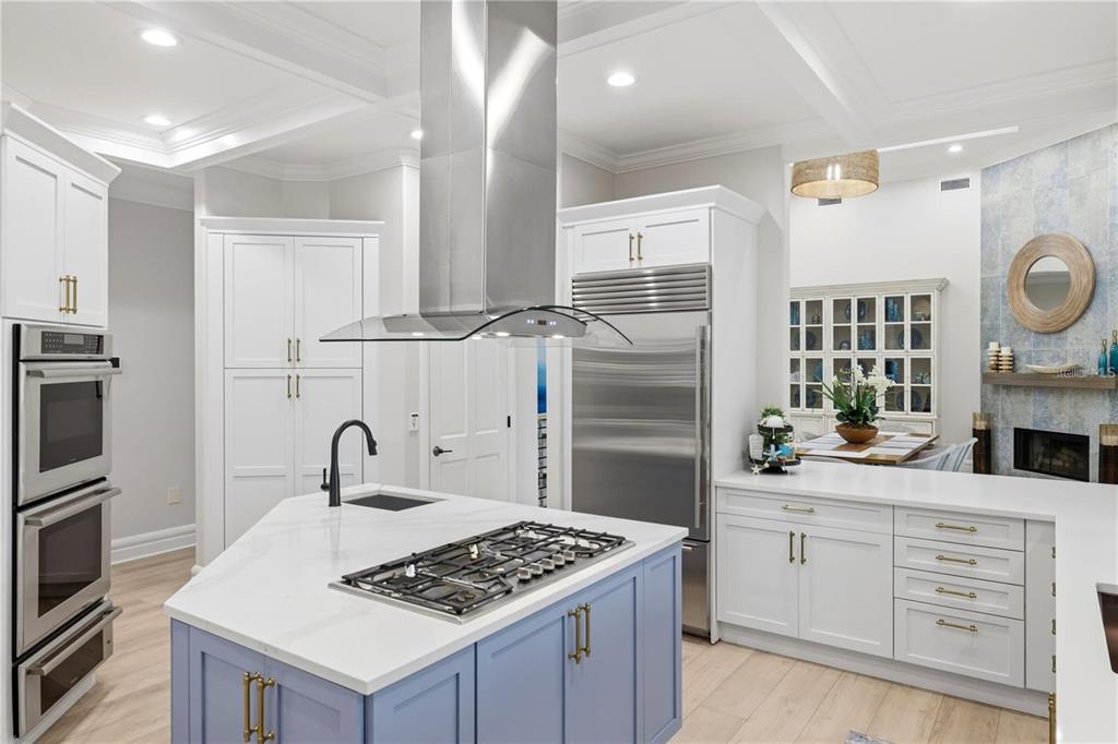 4034 Roberts Point Road Sarasota, FL 34242 - Photo 44 of 98 Gallery Image 44