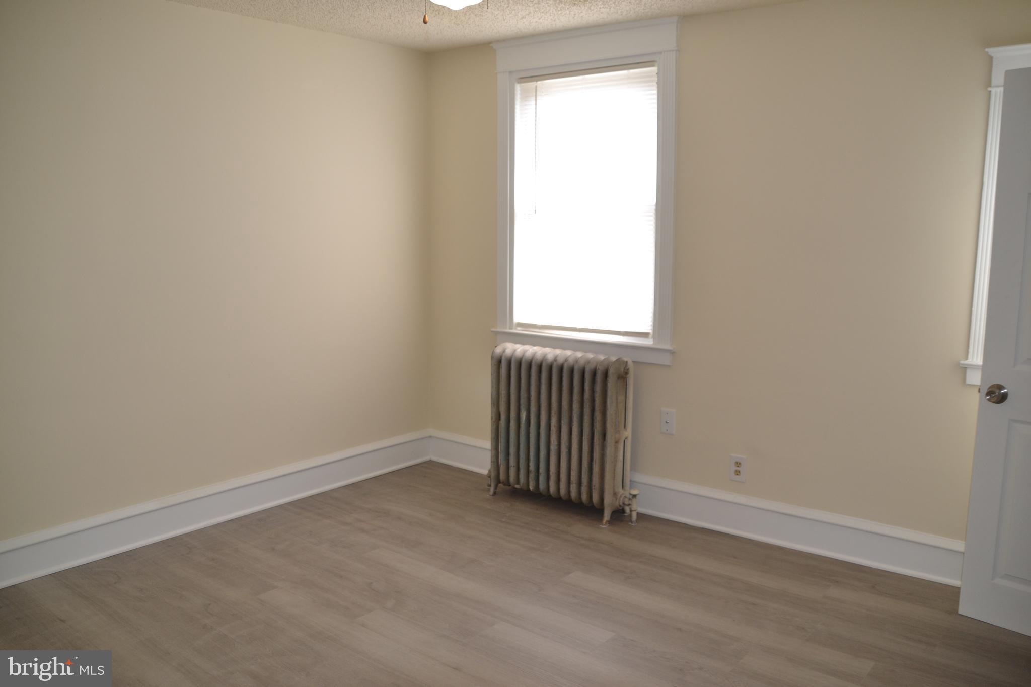 6951 Clinton Road Upper Darby, PA 19082 - Photo 16 of 34