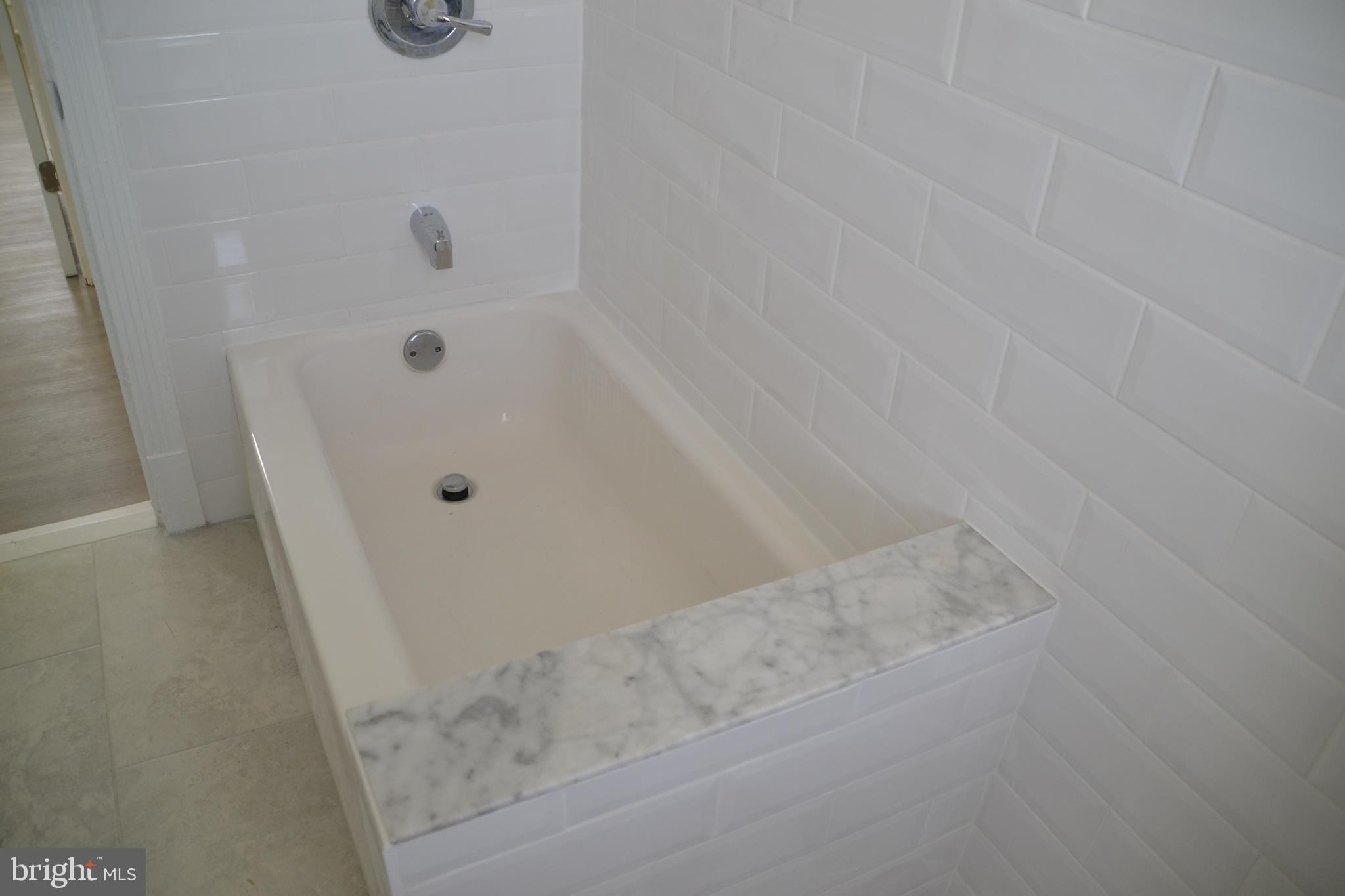 6951 Clinton Road Upper Darby, PA 19082 - Photo 21 of 34