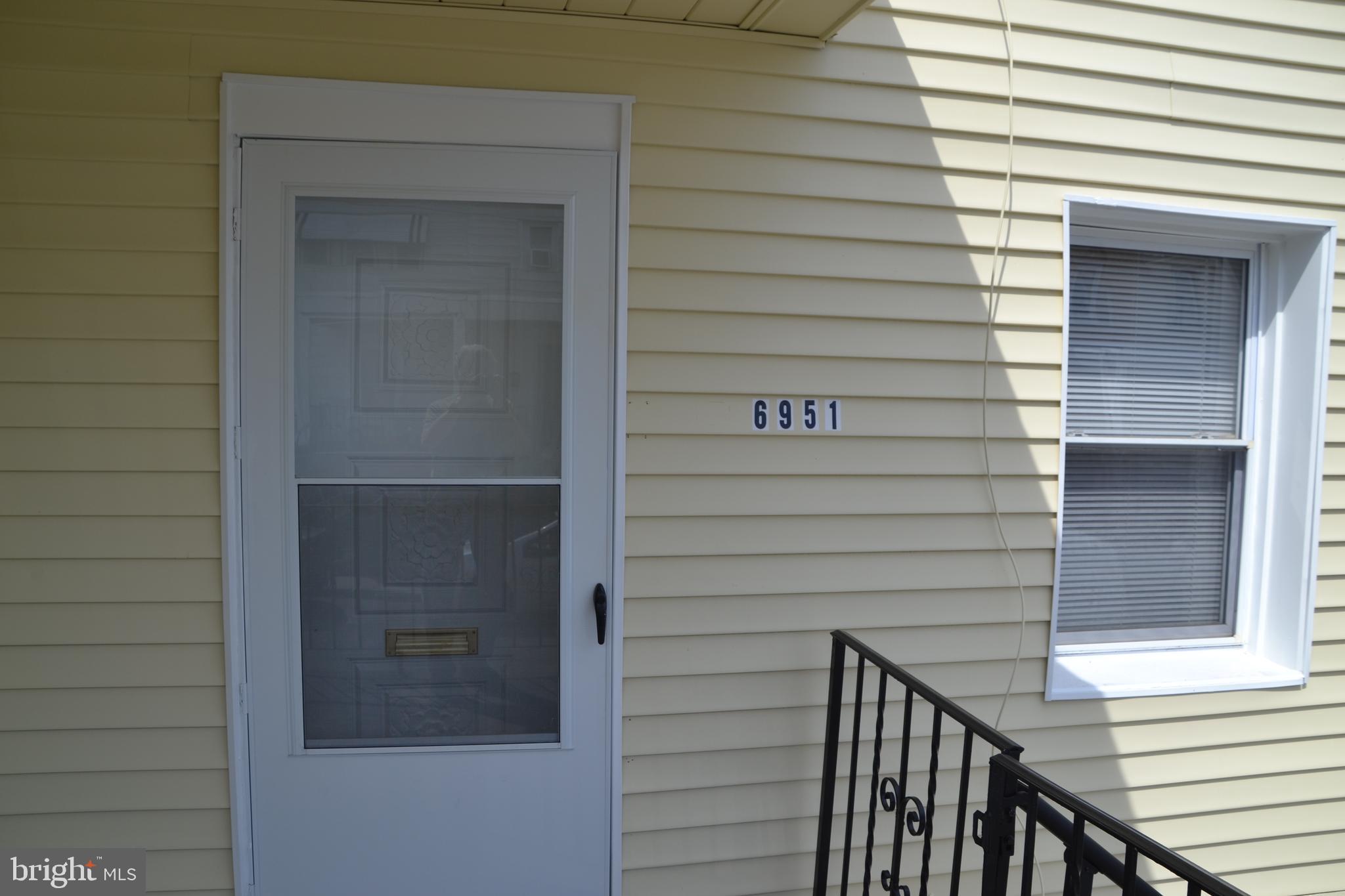 6951 Clinton Road Upper Darby, PA 19082 - Photo 4 of 34