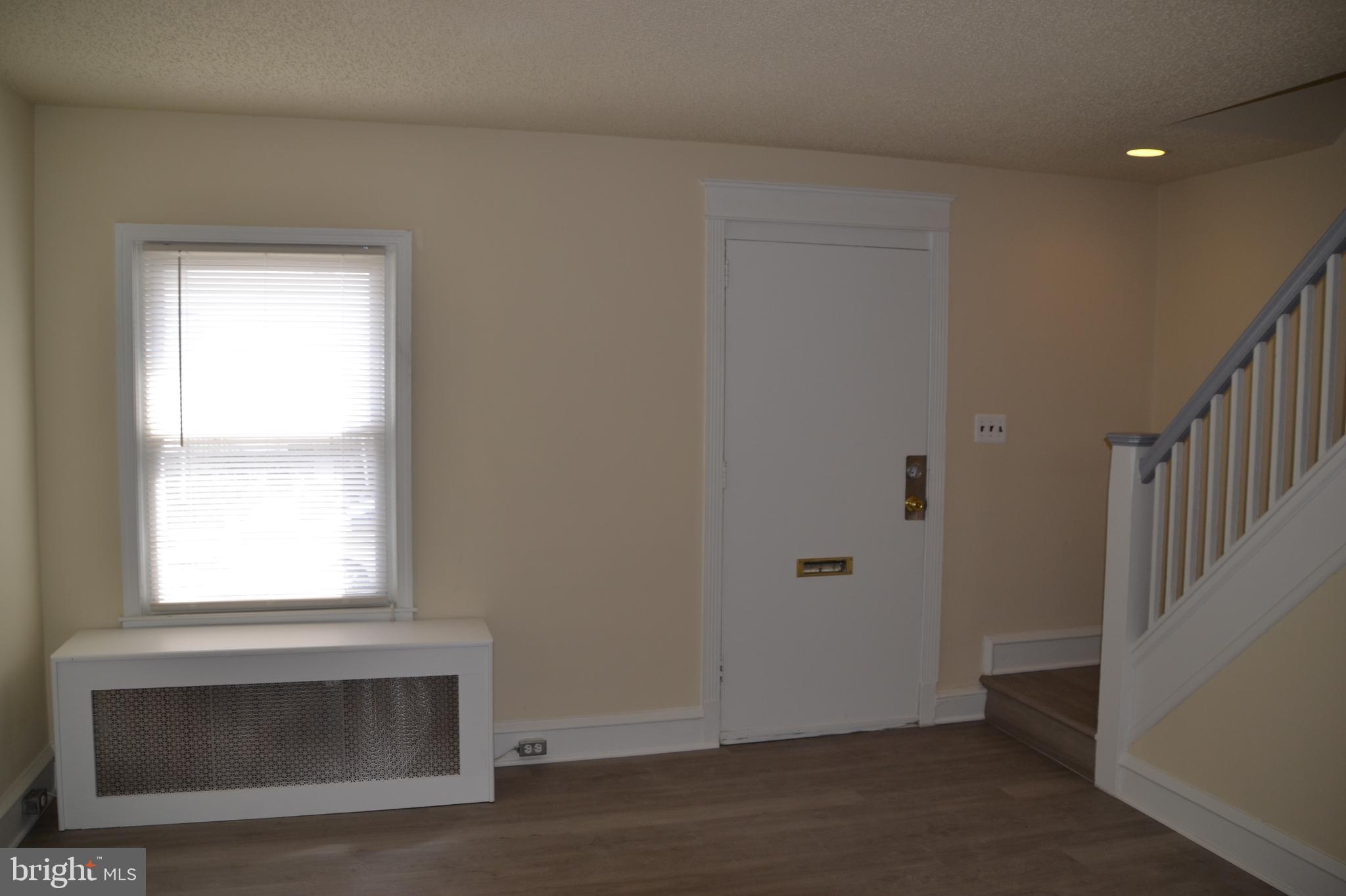 6951 Clinton Road Upper Darby, PA 19082 - Photo 5 of 34