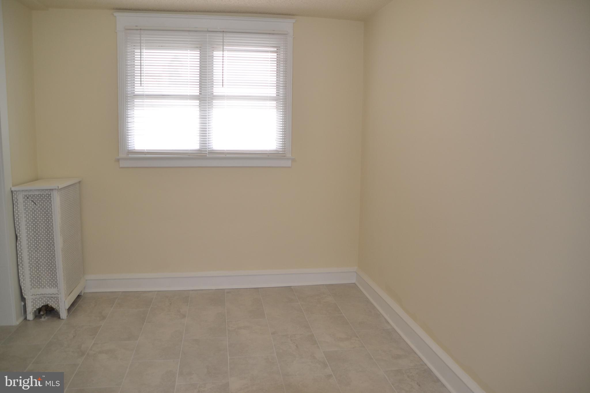 6951 Clinton Road Upper Darby, PA 19082 - Photo 8 of 34
