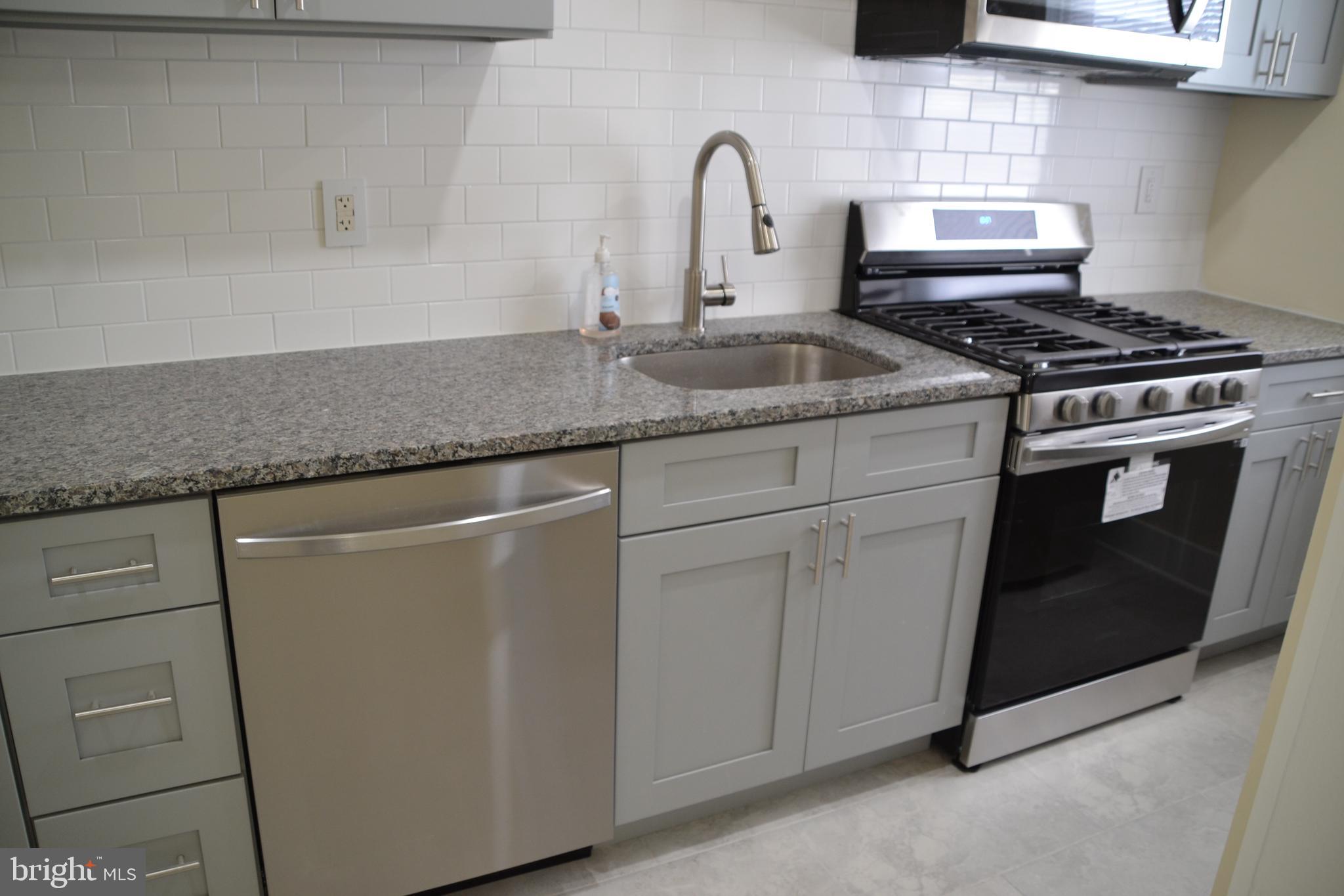 6951 Clinton Road Upper Darby, PA 19082 - Photo 10 of 34