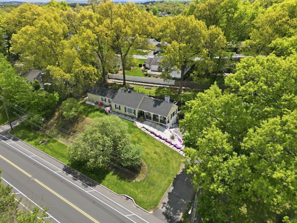 620 Roosevelt Avenue Springfield, MA 01118 - Photo 4 of 42
