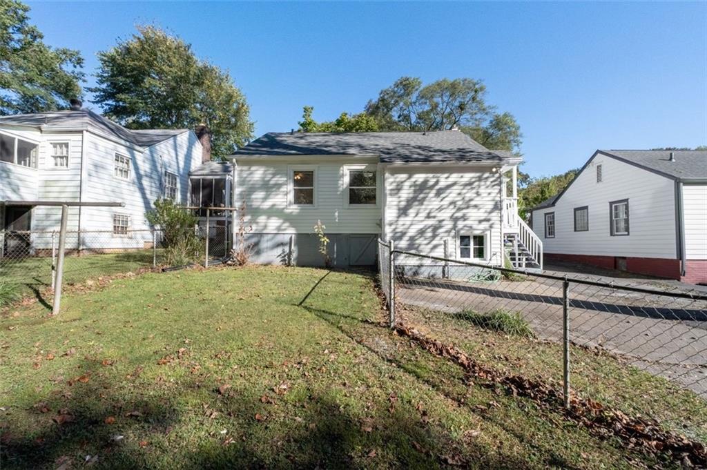 800 Berkeley Avenue Northwest Atlanta, GA 30318 - Photo 22 of 30