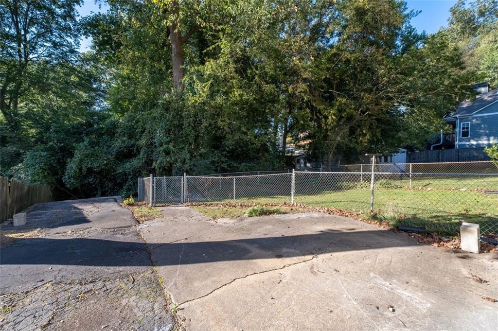 800 Berkeley Avenue Northwest Atlanta, GA 30318 - Photo 24 of 30