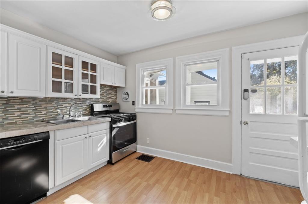 800 Berkeley Avenue Northwest Atlanta, GA 30318 - Photo 5 of 30