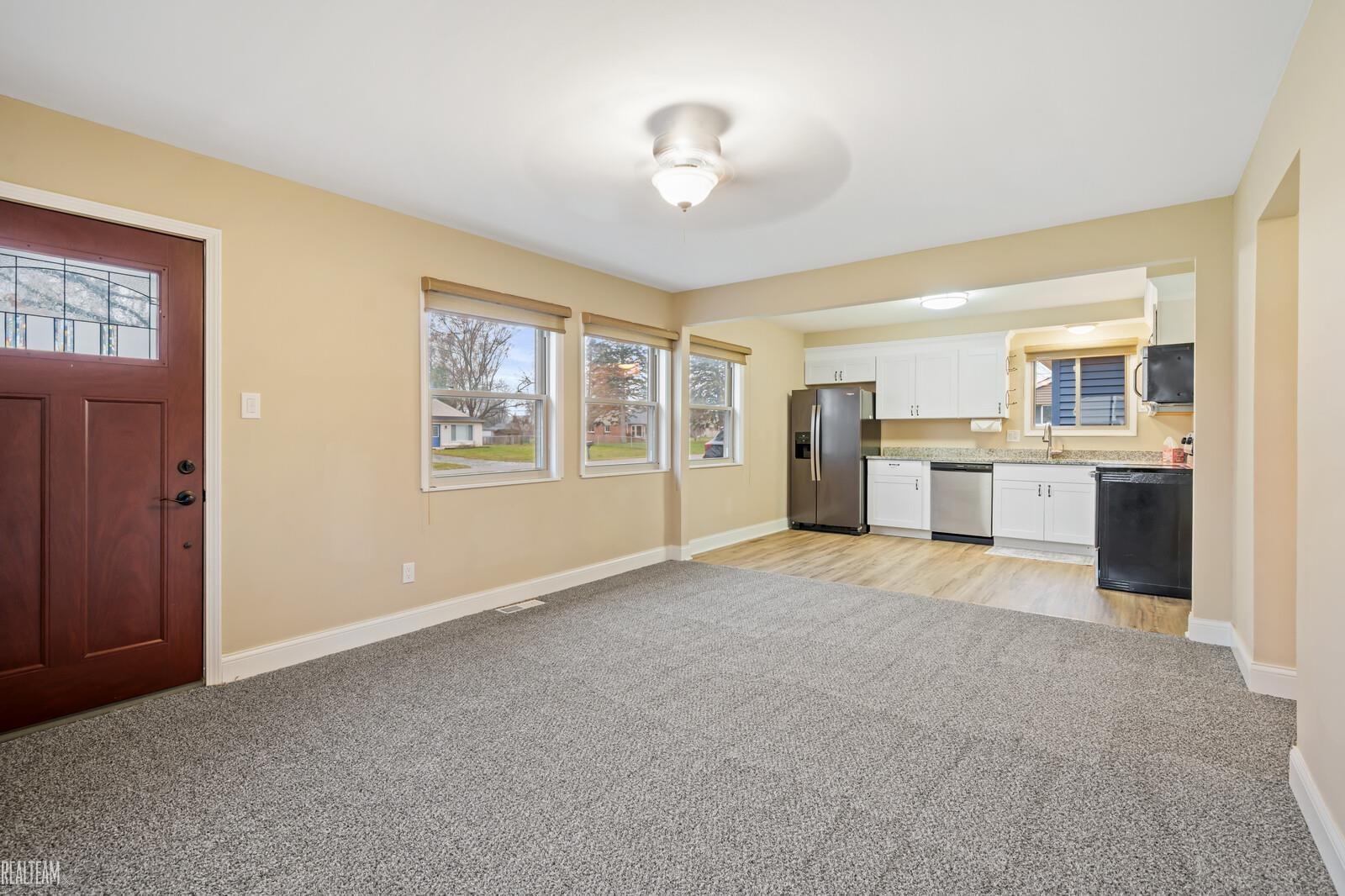 4916 Rioview Drive Clarkston, MI 48346 - Photo 8 of 27
