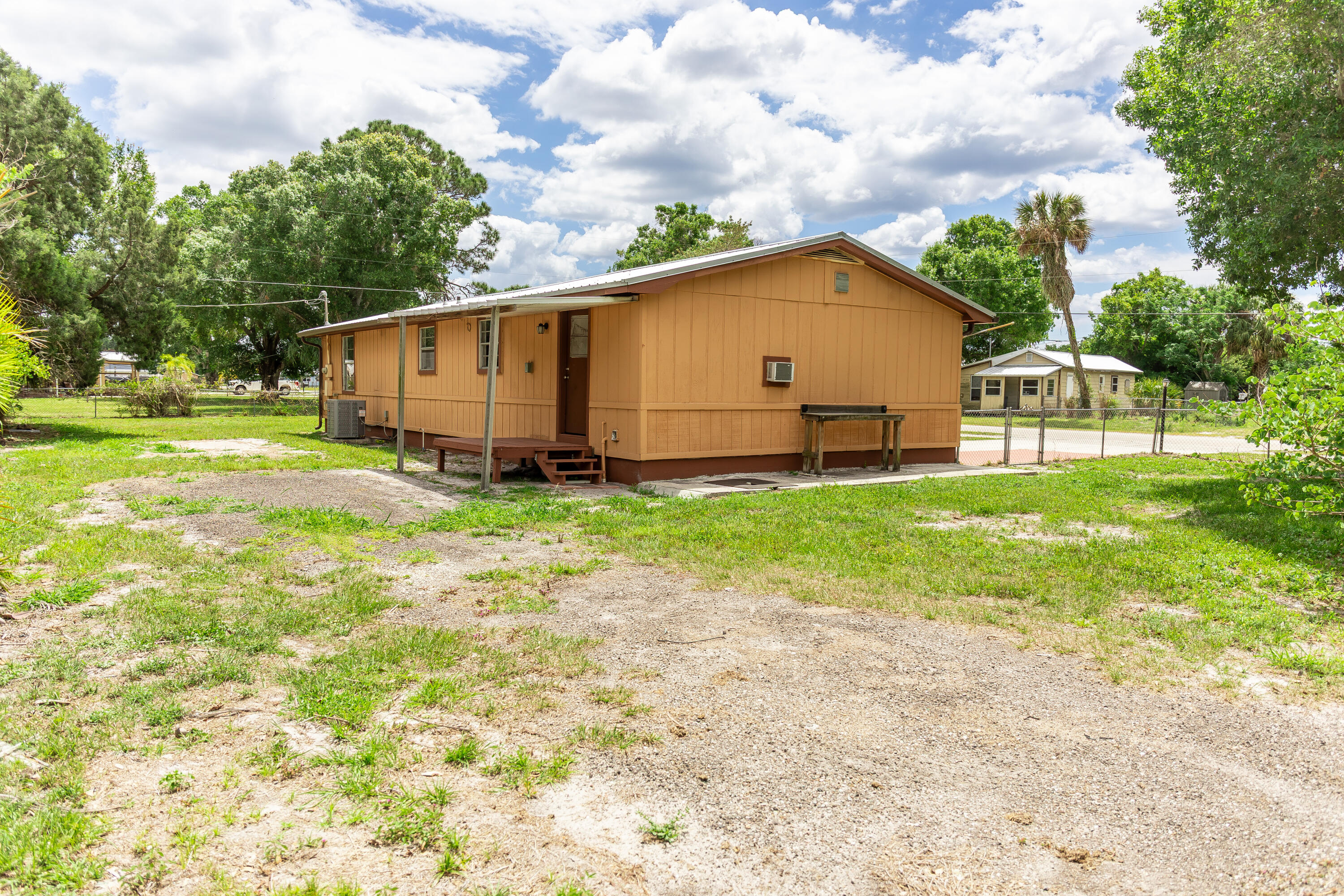 612 Southwest 9th Street Okeechobee, FL 34974 - Photo 17 of 52 612 Property-28