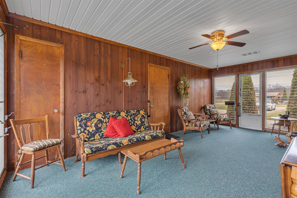 452 Center Grange Road Monaca, PA 15061 - Photo 27 of 34