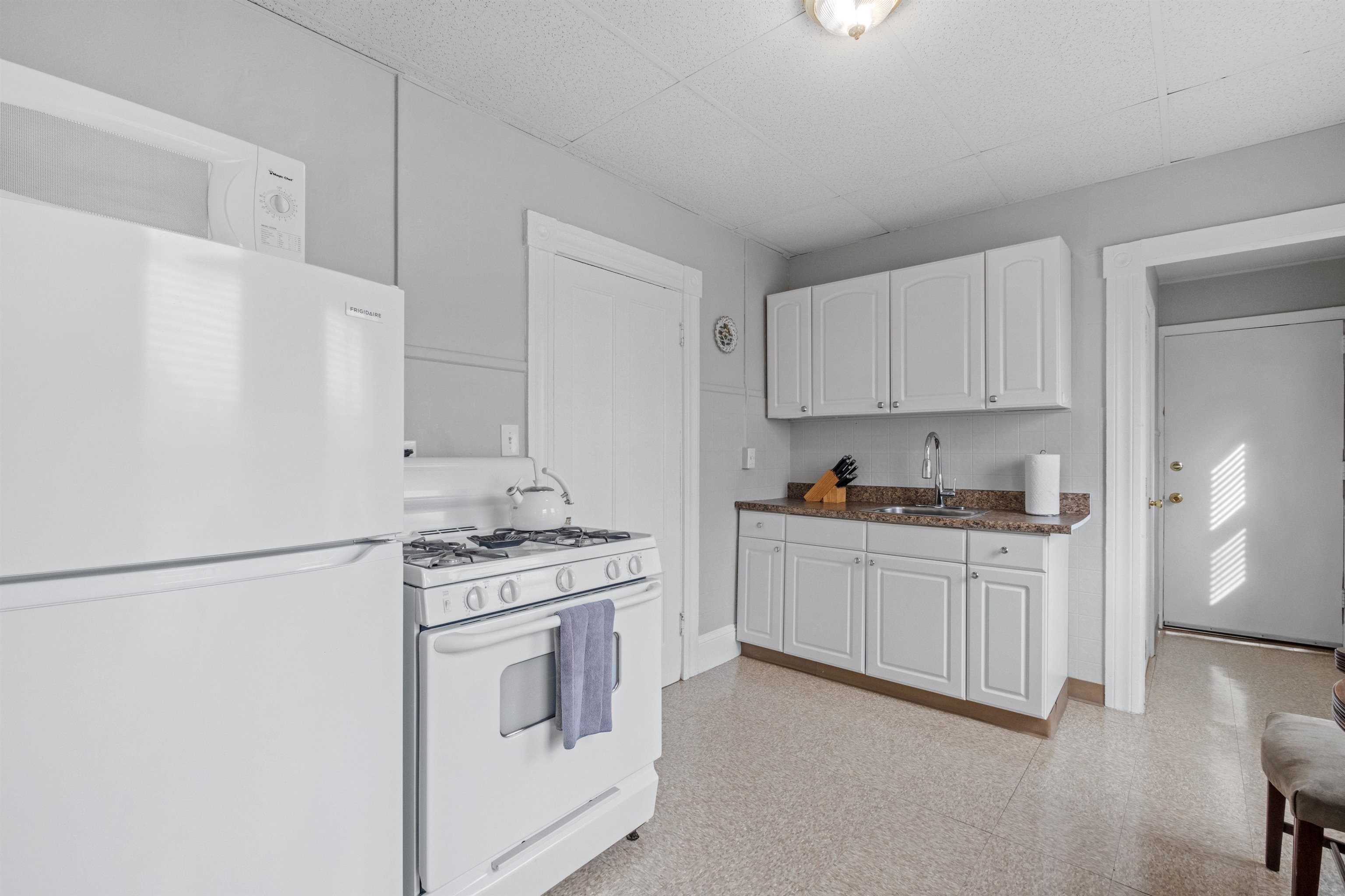 792 Grove Street, Unit 7 Manchester, NH 03103 - Photo 12 of 29
