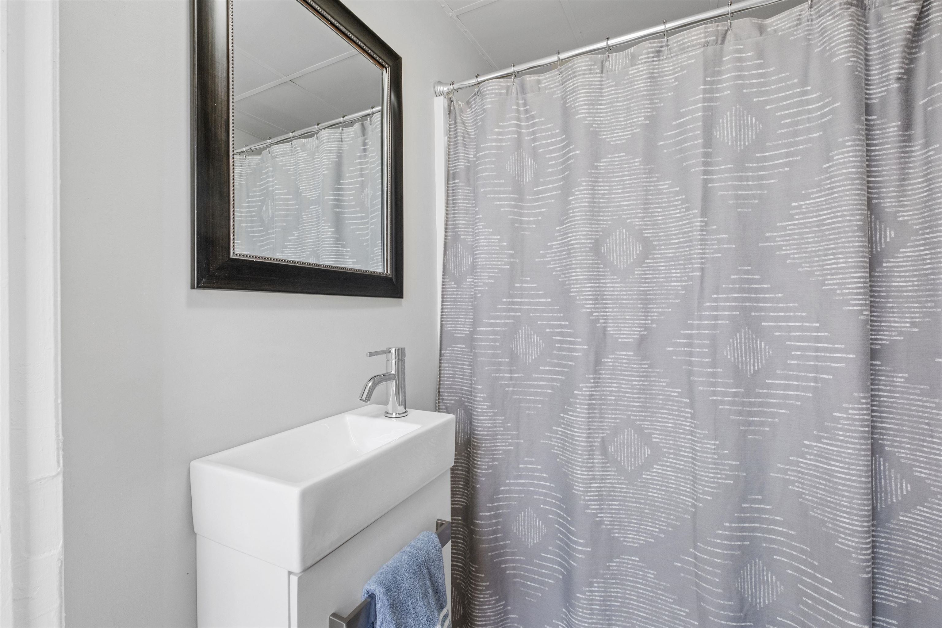 792 Grove Street, Unit 7 Manchester, NH 03103 - Photo 17 of 29