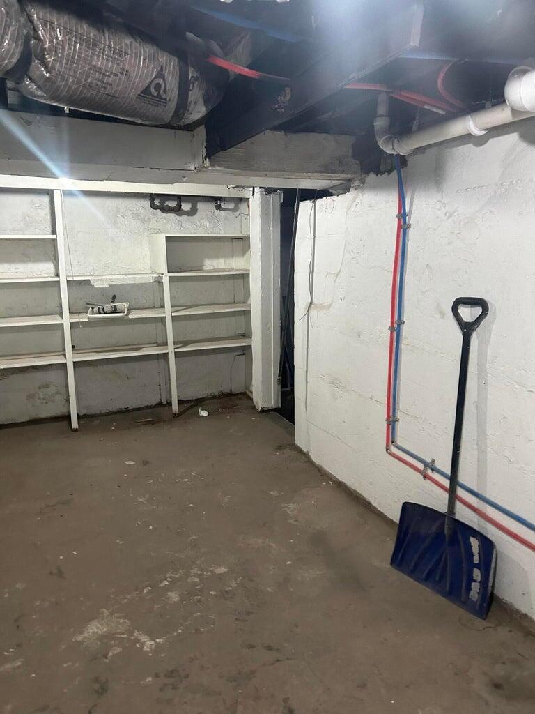 1352 Spring Street Muskegon, MI 49442 - Photo 17 of 21 basement