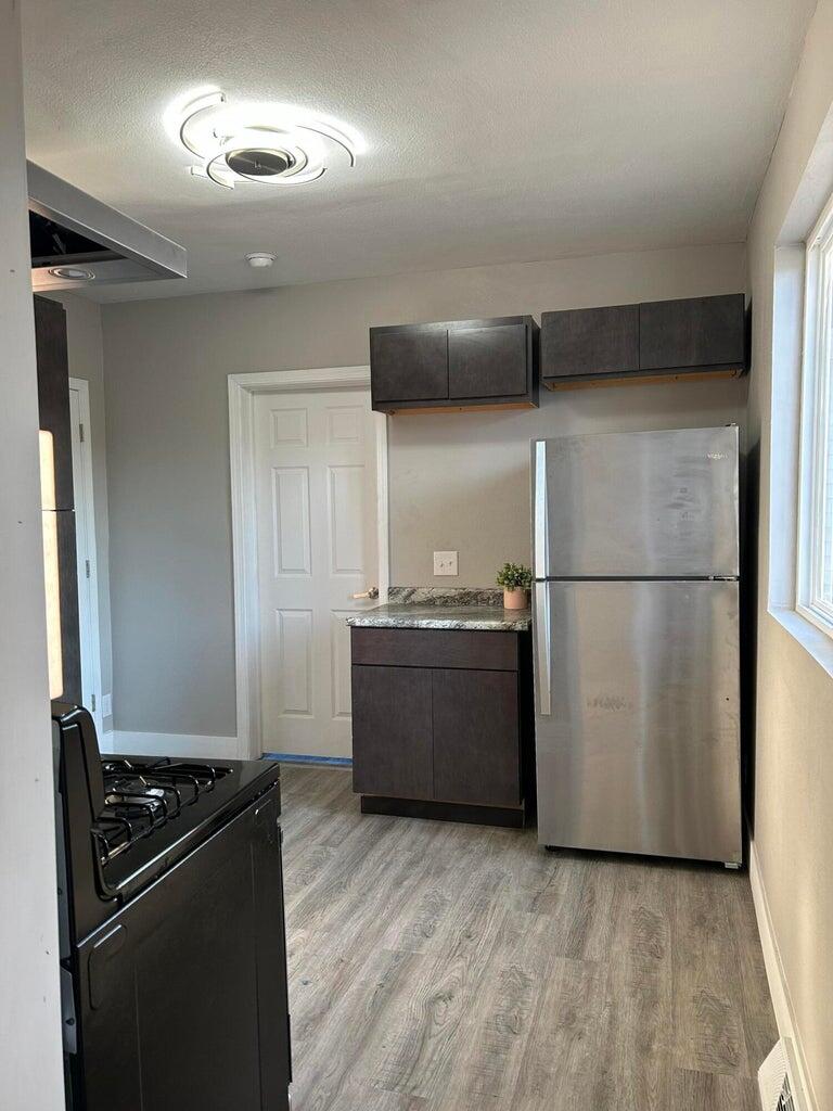 1352 Spring Street Muskegon, MI 49442 - Photo 5 of 21 kitchen