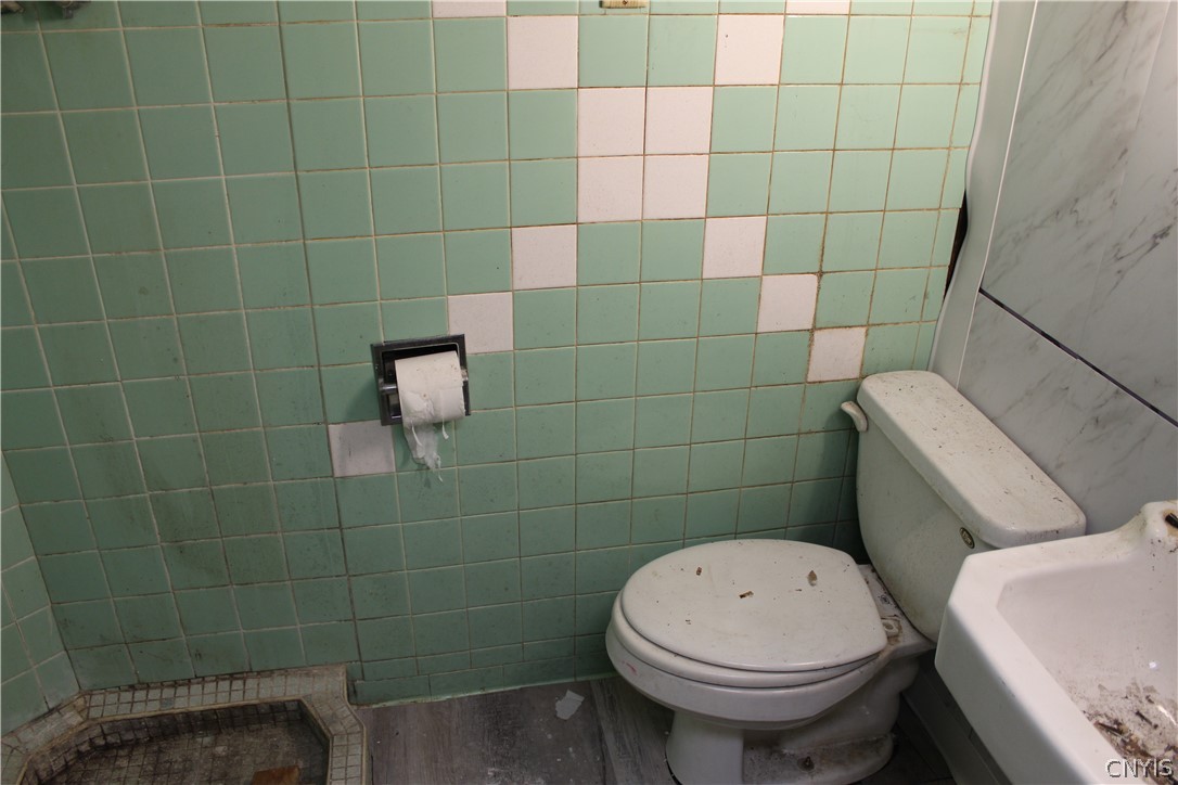 305 Vanida Drive Camillus, NY 13031 - Photo 27 of 35