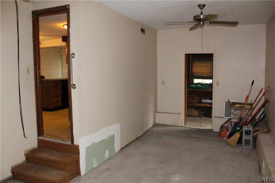 305 Vanida Drive Camillus, NY 13031 - Photo 32 of 35