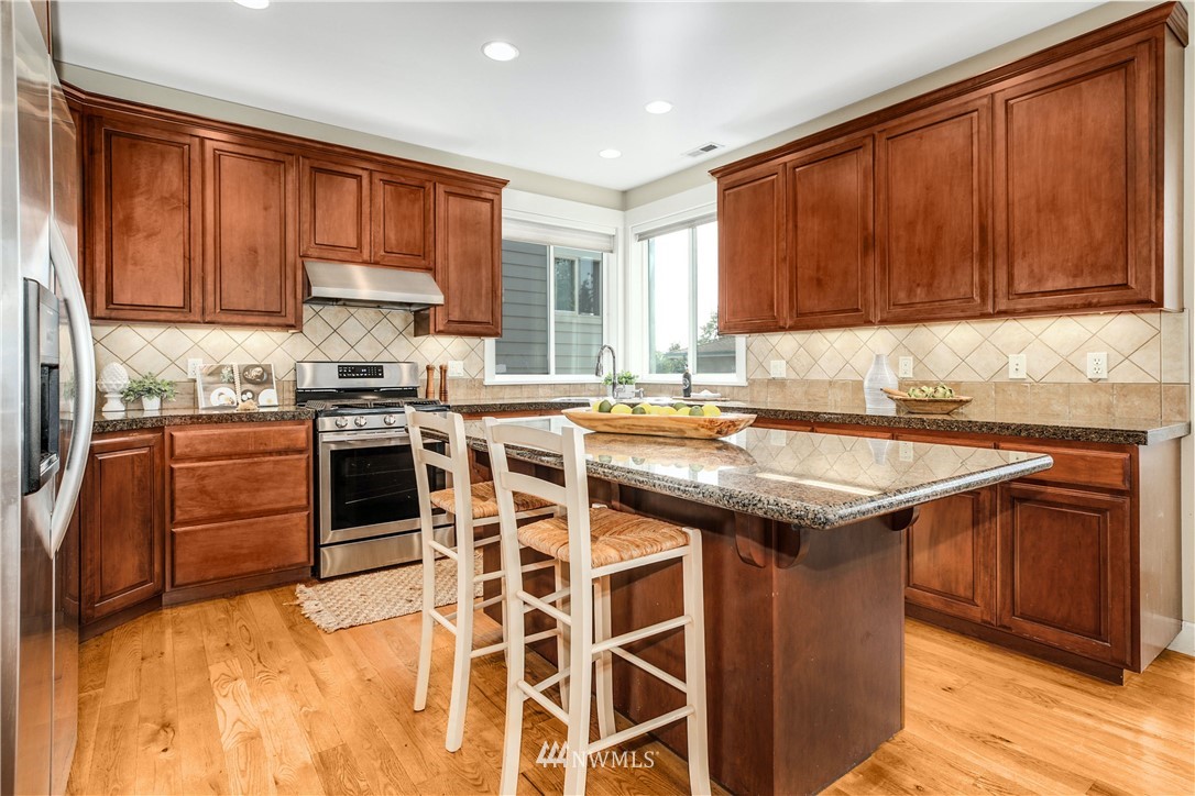 2409 Meadow Avenue North Renton, WA 98056 - Photo 11 of 40 Gallery Image 11