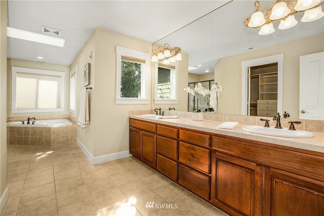 2409 Meadow Avenue North Renton, WA 98056 - Photo 18 of 40 Gallery Image 18